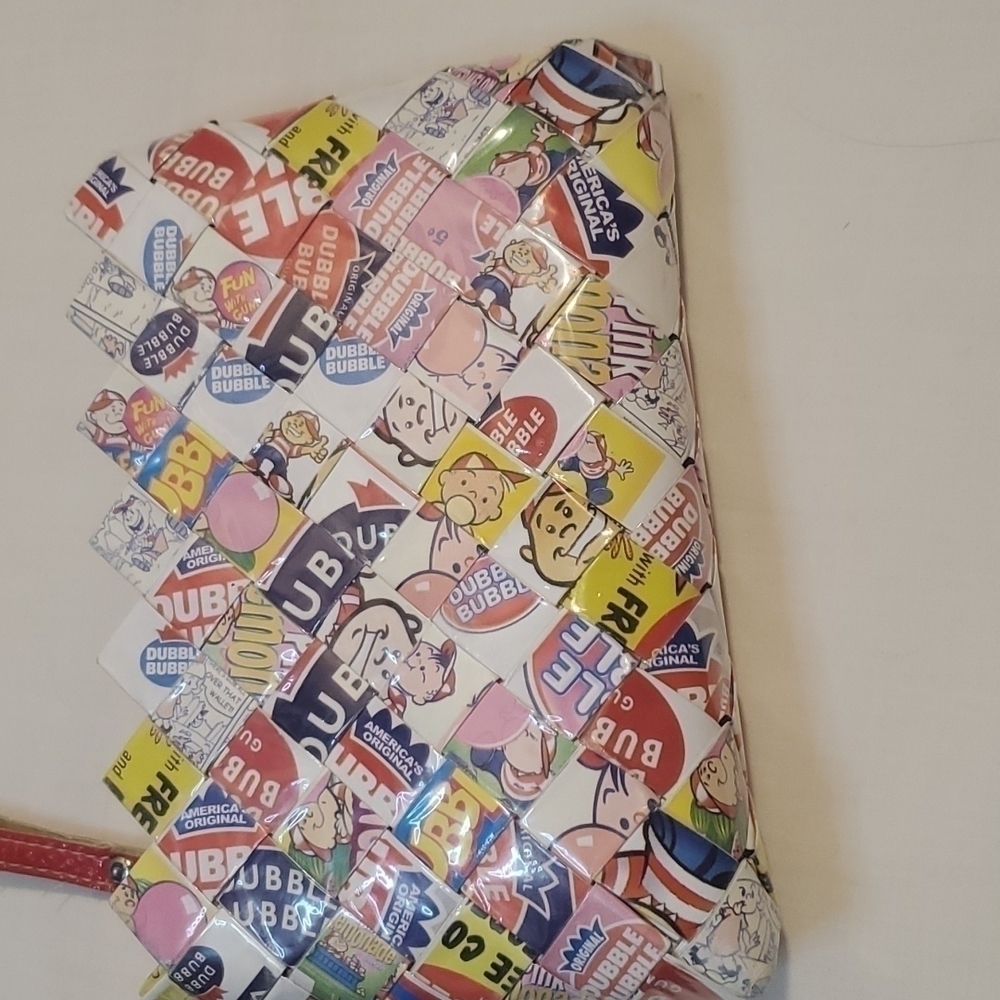 Handmade bubble gum Beano Wristlet - Picture 4 of 11